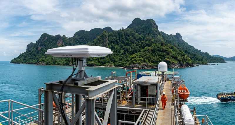 Starlink antenna on vessel